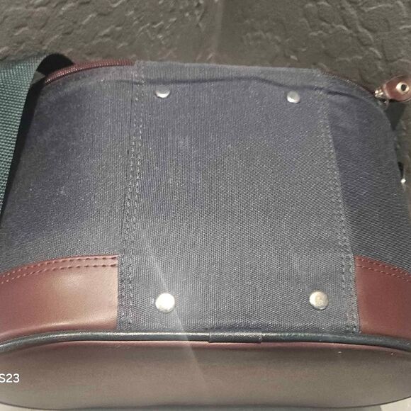 American Tourister Train Case Forest Green and Leather Soft sided 12x8"x8" - Picture 10 of 10